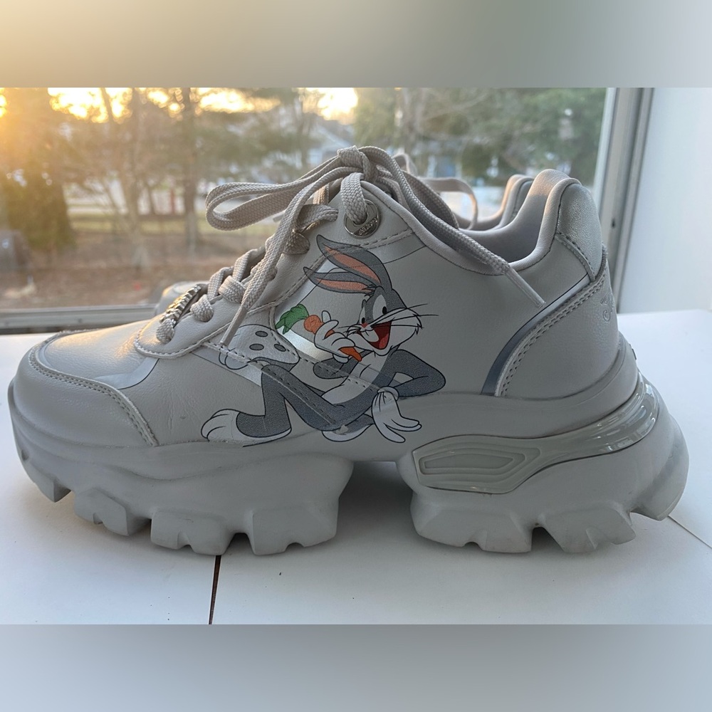 ALDO Looney Tunes Sneakers with Bugs Bunny Graphic women  sz 7